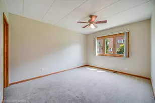 4933 E Circle Dr, Crestwood, IL 60418 - Photo 10