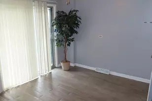 1233 W 110th Pl, Chicago, IL 60643 - Photo 6