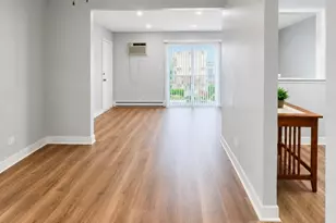 4208 Bonhill Dr, Arlington Heights, IL 60004 - Photo 6