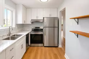 4208 Bonhill Dr, Arlington Heights, IL 60004 - Photo 2