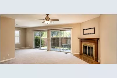 1671 Grosvenor Circle #B, Wheaton, IL 60189 - Photo 2