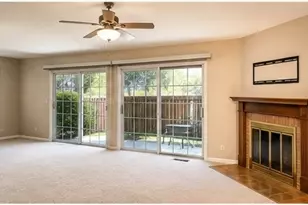 1671 Grosvenor Cir, Wheaton, IL 60189 - Photo 2
