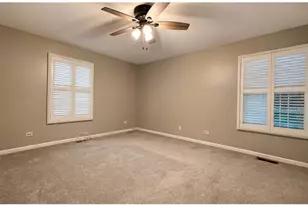 1671 Grosvenor Cir, Wheaton, IL 60189 - Photo 4