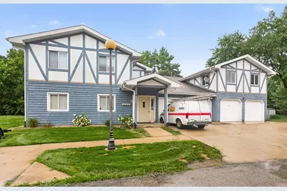 2S640 Cerny Road #A4, Warrenville, IL 60555 - Photo 2