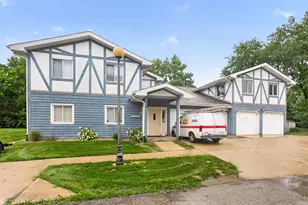 2S640 Cerny Rd, Warrenville, IL 60555 - Photo 2