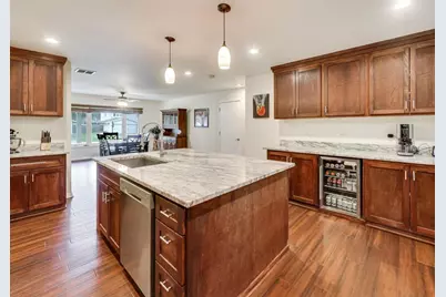 603 Chelmsford Lane, Elk Grove Village, IL 60007 - Photo 8