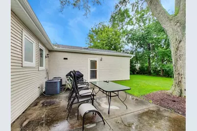 603 Chelmsford Lane, Elk Grove Village, IL 60007 - Photo 30