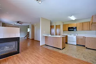 4142 Rivertowne Dr, Plainfield, IL 60586 - Photo 6