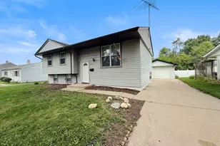 2517 Campbell St, Joliet, IL 60435 - Photo 2