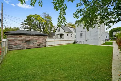 10560 S Lafayette Avenue, Chicago, IL 60628 - Photo 18