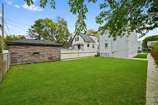 10560 S Lafayette Ave, Chicago, IL 60628 - Photo 18