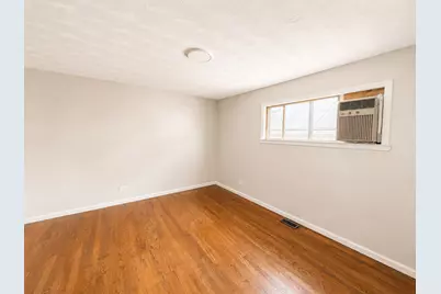 2623 Gilboa Avenue, Zion, IL 60099 - Photo 8