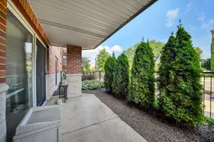 111 N Wheaton Ave, Wheaton, IL 60187 - Photo 20