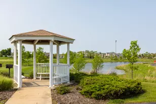 3835 Chesapeake Ln, Naperville, IL 60564 - Photo 16