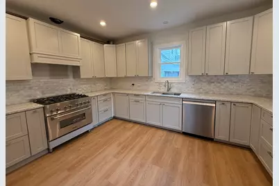 339 N Ridgeland Avenue, Elmhurst, IL 60126 - Photo 2