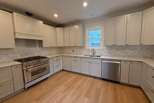 339 N Ridgeland Ave, Elmhurst, IL 60126 - Photo 2