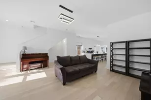 11154 S Troy St, Chicago, IL 60655 - Photo 6