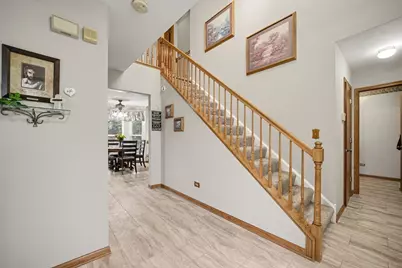 915 Joan Court, Naperville, IL 60540 - Photo 4