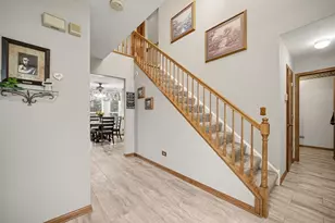 915 Joan Ct, Naperville, IL 60540 - Photo 4