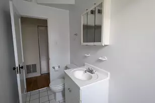 3040 W Wellington St, Chicago, IL 60618 - Photo 8
