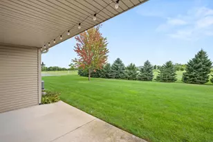 736 Dolores Ln, Sycamore, IL 60178 - Photo 8