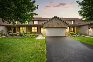 736 Dolores Ln, Sycamore, IL 60178 - Photo 2