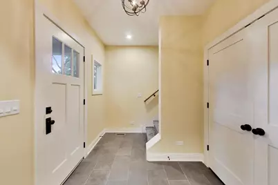 3228 W Warner Avenue, Chicago, IL 60618 - Photo 2
