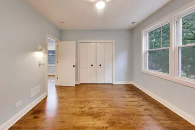 3228 W Warner Avenue, Chicago, IL 60618 - Photo 20
