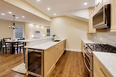 3228 W Warner Avenue, Chicago, IL 60618 - Photo 8
