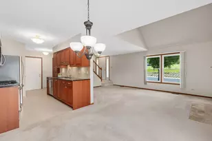 7926 Stewart Dr, Darien, IL 60561 - Photo 8