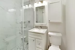 4250 N Marine Dr, Chicago, IL 60613 - Photo 10