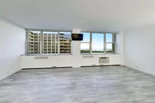 4250 N Marine Dr, Chicago, IL 60613 - Photo 6