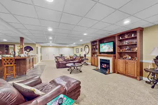1043 Ridgeview Dr, Inverness, IL 60010 - Photo 34