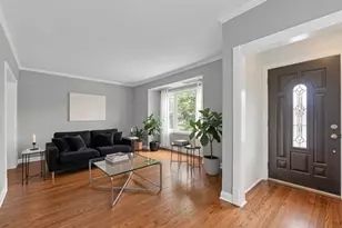 5830 N Nagle Ave, Chicago, IL 60646 - Photo 2
