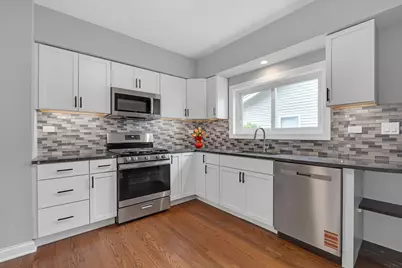 5830 N Nagle Avenue, Chicago, IL 60646 - Photo 4