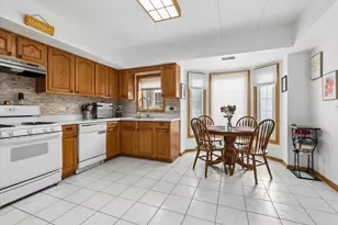 7763 Bristol Park Dr, Tinley Park, IL 60477 - Photo 8