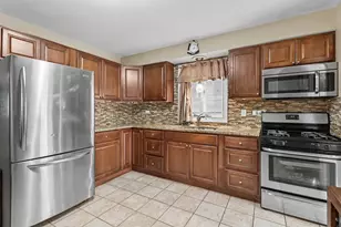9002 S Parkside Ave, Oak Lawn, IL 60453 - Photo 8