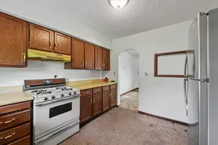 109 S Wood St, Gibson City, IL 60936 - Photo 12