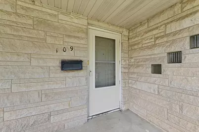 109 S Wood Street, Gibson City, IL 60936 - Photo 4