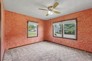 109 S Wood St, Gibson City, IL 60936 - Photo 16