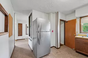 109 S Wood St, Gibson City, IL 60936 - Photo 10