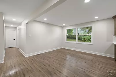 355 Hiawatha Drive, Lake in the Hills, IL 60156 - Photo 10