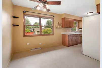 947 Diane Avenue, Elgin, IL 60123 - Photo 14