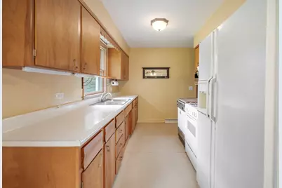 947 Diane Avenue, Elgin, IL 60123 - Photo 4