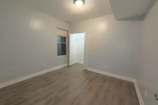 7724 S Essex Ave, Chicago, IL 60649 - Photo 8