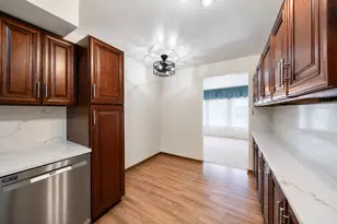 175 Lake Blvd, Buffalo Grove, IL 60089 - Photo 10