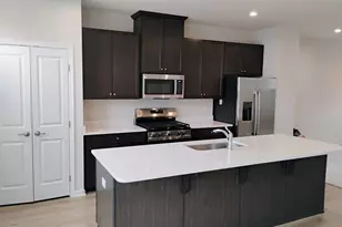 936 Jenkins Ct, Wheeling, IL 60090 - Photo 8