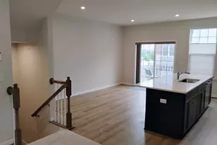 936 Jenkins Ct, Wheeling, IL 60090 - Photo 6