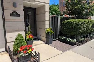 2868 N Orchard St, Chicago, IL 60657 - Photo 2