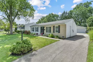 56 Birch Trail, Wheeling, IL 60090 - Photo 2